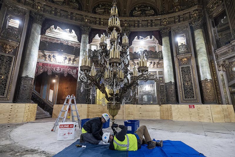 Loews Chandelier removal img4