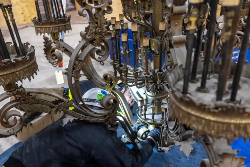 Loews Chandelier removal 08 (1)